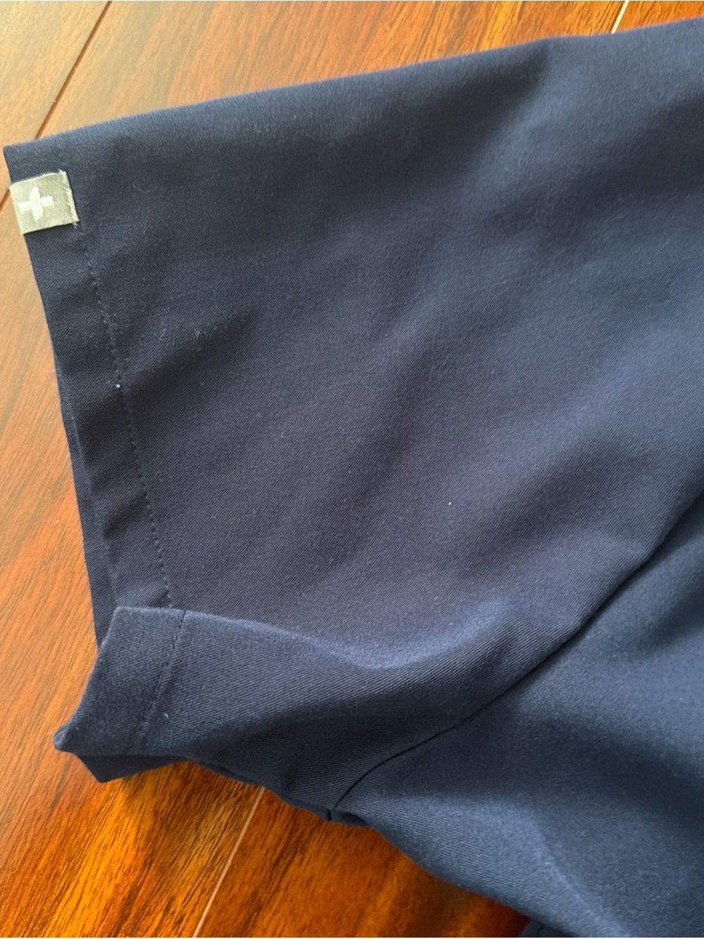 FIGS Women’s XXL Technical Collection Catarina One-Pocket Scrub Top Navy J-11 - Picture 9 of 11